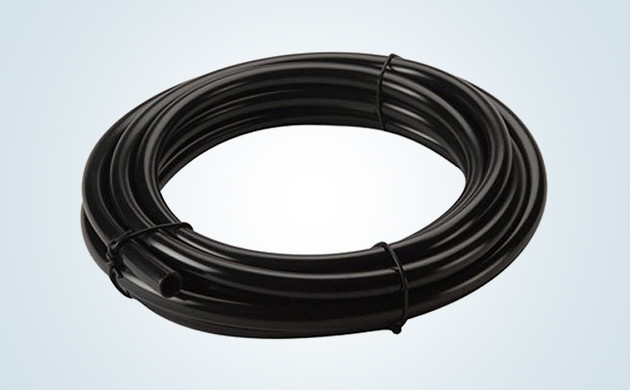 Виниловая трубка черного цвета
