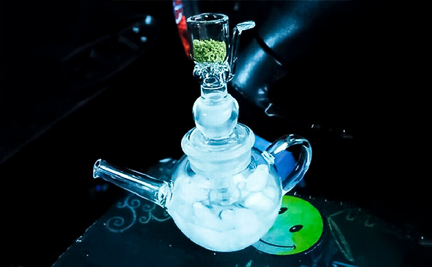 Бонг в виде чайника